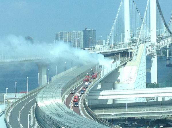 ℝ𝕖𝕘𝕚𝕟𝕒 𝕋𝕣𝕖𝕟𝕥𝕠𝕥𝕥𝕠 Twitter ನಲ ಲ やっと消火 14 24 事故車は1台っぽい レインボーブリッジ ゆりかもめ Http T Co Wnrwqczruv Twitter