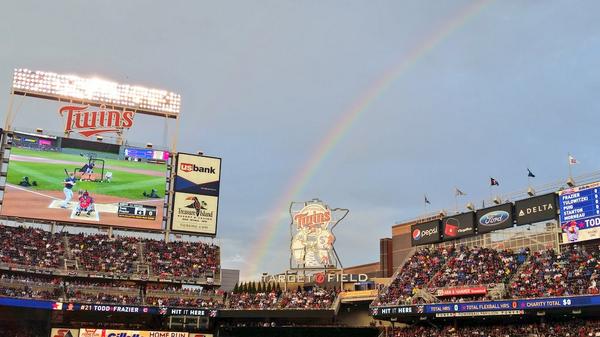 BenBeardsley's tweet photo. “@MLB: There's a rainbow over Target Field right now. Glorious. #HRDerby http://t.co/Y1FpZSqe6u” @KendollConners