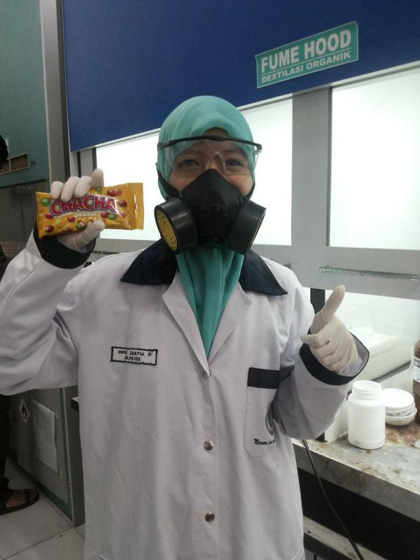 mayadestia's tweet photo. Setelah di analisis, terbukti @ChaCha_Cokelat bikin ketagihaaan #HvFunGoNuts http://t.co/8HwBD0ozJU