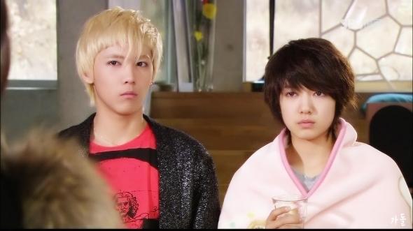 KoreFilimleri's tweet photo. http://t.co/CctuN29YoQ