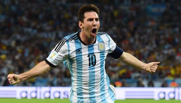 Parece que no recuerdan que gracias a vos llegamos hasta la final. Si perder es ser Messi.. Hoy, mañana y siempre!!!