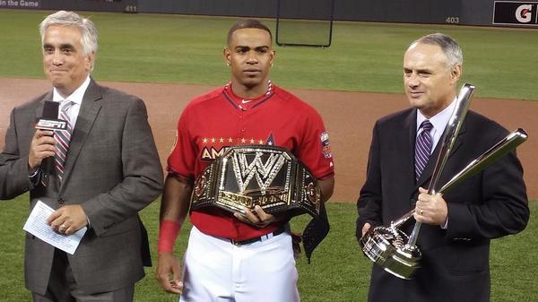 Yoenis Cespedes takes home WWE belt after Home Run Derby win (Video)