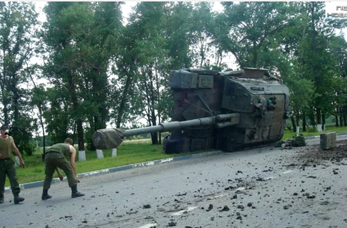 Bsk2x5WIEAAWYMD.png:large