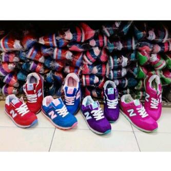 BMShop_'s tweet image. NB Ladies | size 40-44 | IDR 250.000 | SMS 088218598557 / pin:315E54B8