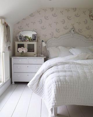 bram_suiker's tweet image. Een zwarte of een witte houten vloer in de slaapkamer, wat is mooier? #interieur