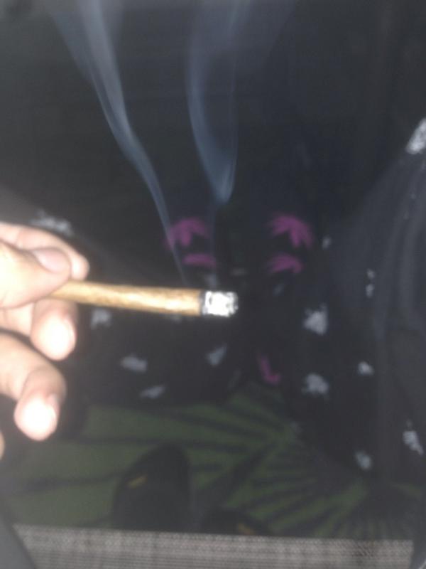 yay_stephanie's tweet image. 😲💨 #ToTheFace