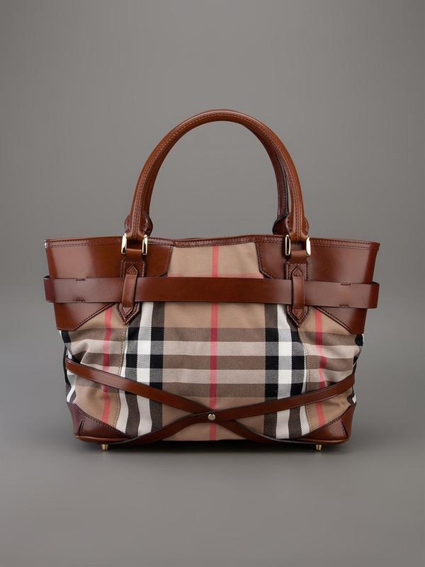 corkket's tweet photo. #bitcoin meet #fashion.  #burberry 
http://t.co/XvBWsoDgl1 http://t.co/oA7k5W46L5