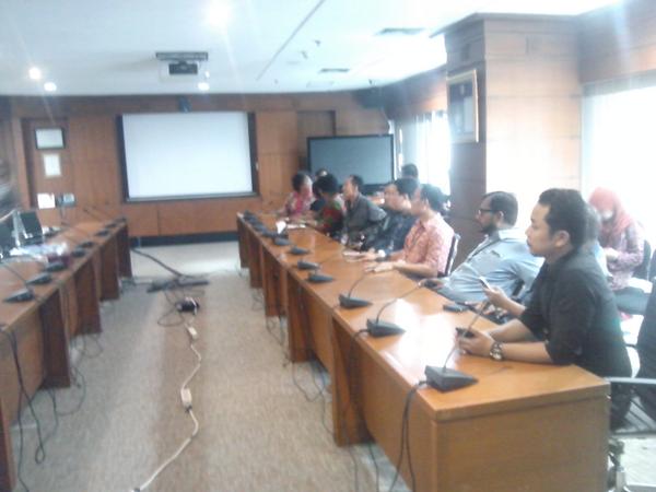 Rombongan #PantauPilpres dtangi <a href="/KPK_RI/">KPK</a> minta KPK awasi Pejabat negara yg andil dlm kecurangan Pemilu <a href="/KontraS/">KontraS</a>