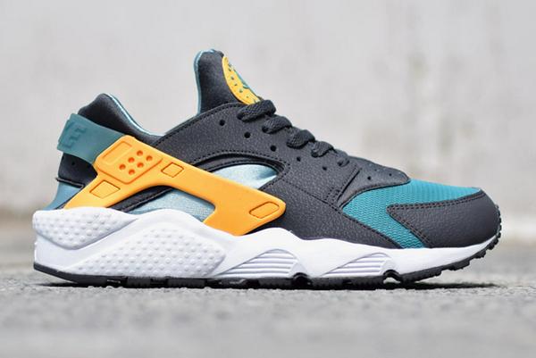 thesolesupplier's tweet photo. The Nike Air Huarache is launching 25th July 2014 in the UK &amp; Europe...

http://t.co/c6IfIo7ZKE http://t.co/b6biwsB4LI