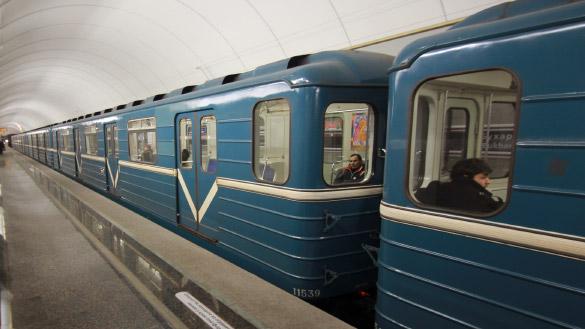 IvaWeisshart's tweet photo. Машинист поезда пострадал в аварии в московского метро. Данные о погибших разнятся.http://t.co/z4Tnfhi64t ...#авария http://t.co/1OgIn1W7aw