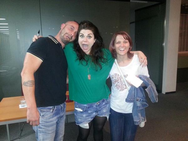 BruceOldham's tweet photo. @caitlinmoran great night out last night. Thank you. Love from Kim &amp; Bruce x http://t.co/IXEUgOiTYO