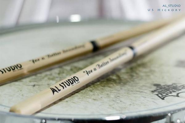 yang kami Kasih bukan Stick Murahan, Tapi Stick Dengan Bahan US Hickory :)
#1ShiftFreeUsHickoryStick