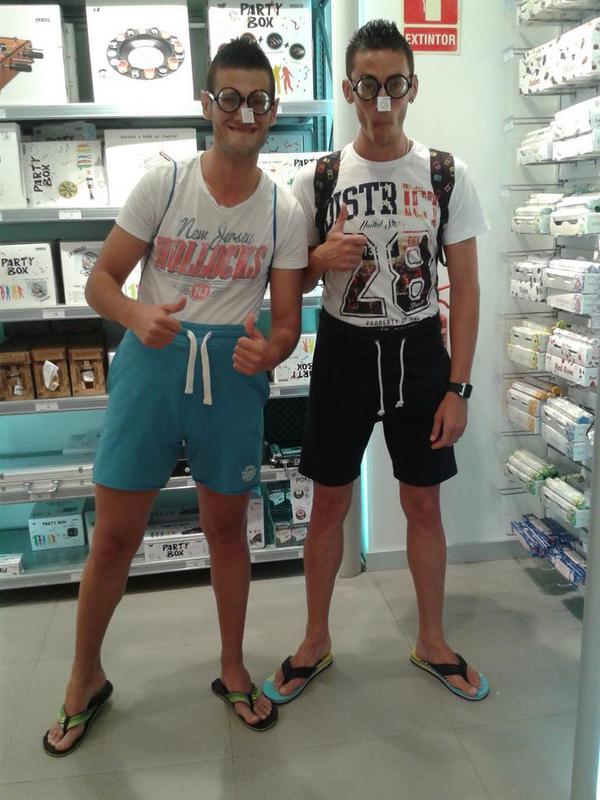 Noelia5495's tweet photo. Pues de risas @juanjo_mp9  @1J_1  @Ab24Mari http://t.co/3xckQGLK5V