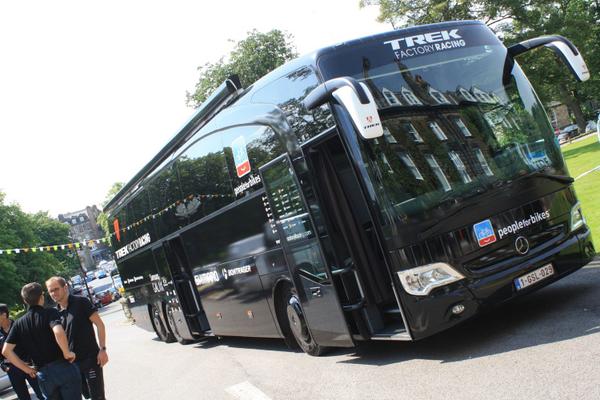 roadcc's tweet photo. Tour tech: #Tdf Team buses
The one you've been waiting for… that's our bus joke http://t.co/UMBeMhxDf9 #cycling  http://t.co/OhgTbuBg1p