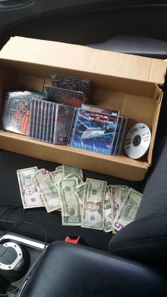 OJayson26's tweet photo. That's 3 hours of cd sells #RedEyeFlight #SupportOJaysonOrDieTryin #MP #MultipleRecords #Fast #LoveTheSupport #Hustle http://t.co/D0aeptlStu