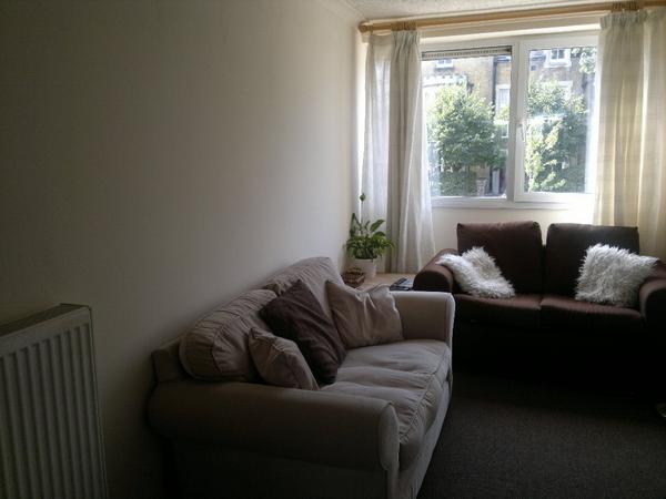 lebern_limited's tweet image. Amazing three bedroom apartment close to Bow Station, E3 £450pw Tower Hamlets, London #Lebern tiny.cc/h8l1ix