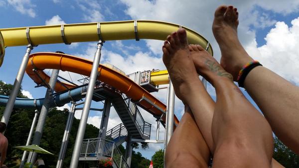 crossbitsjes's tweet image. Nog een kleine 890 km te gaan maar ...who cares #carbagerun #geengasopmijnlolly @ergens langs de d11