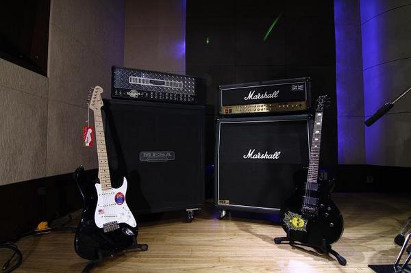 silahkan pilih British ato California.  Silahkan Pilih :)