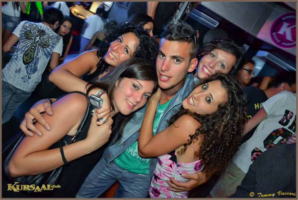 AleSummerLudo's tweet photo. #saturdaynight #drinkteam #bordighera <3 http://t.co/9xBsQnZOHo