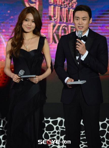 BslJ0sbCEAIFYLD.jpg:large