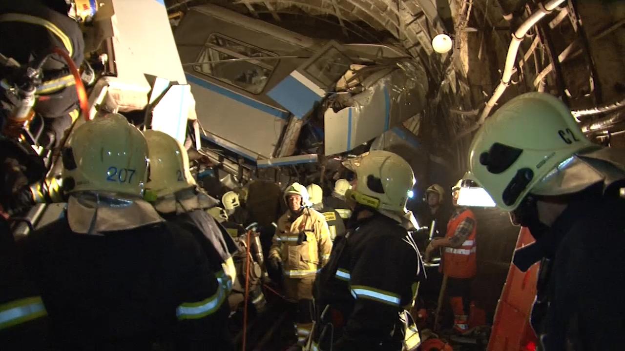 RT on Twitter: "WRAP UP: 19 killed in Moscow metro crash, over 160 injured, dozens gravely, 1100 evacuated http://t.co/HIux4K9XzZ http://t.co/BI16iiZasa" / Twitter