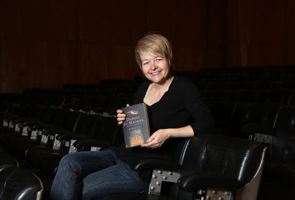 WomensPrize's tweet image. If you're a fan of Sarah Waters, why not give her #ThisBook a read? She chose Rebecca by Daphne Du Maurier!