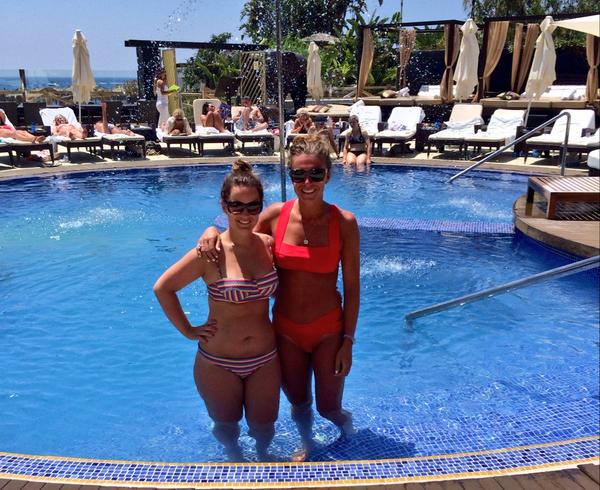 77hollyb77's tweet photo. Chilled beach day ☀️👙 @HannahDance http://t.co/KIxa2wleuj