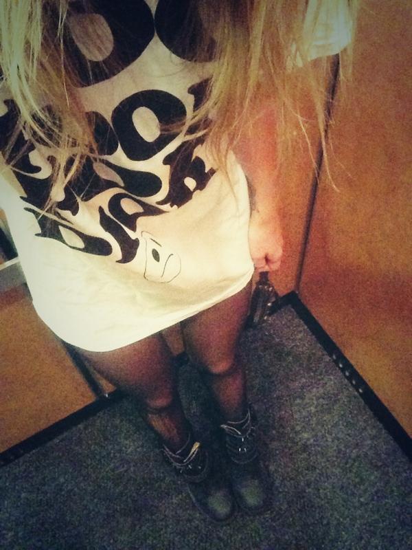 alissaladerer's tweet photo. Shooting this @BABY_GIRLS_CLUB tee today <3 http://t.co/4RfKh8Ucuw