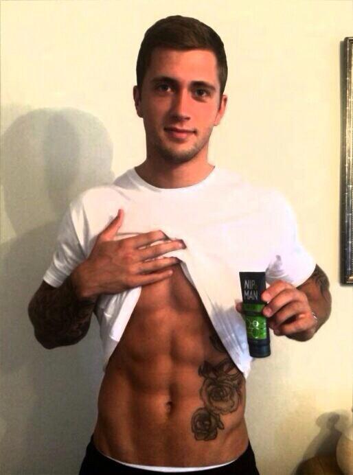 DannyO's tweet photo. No substitute for hard work but no harm in a little help! @nipandman ab fix great for skin texture + tone #sp #abs http://t.co/Ucv88ULcLi