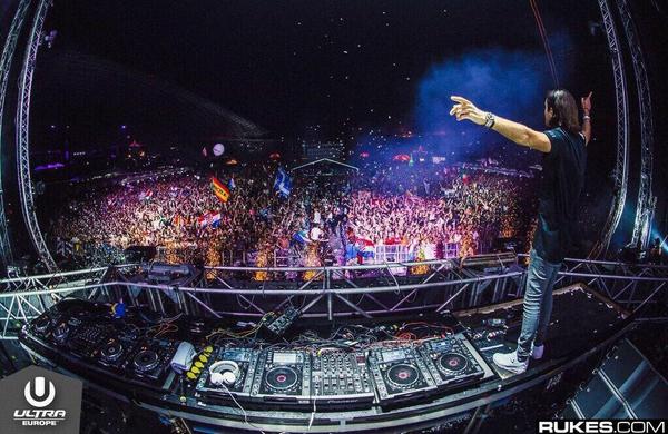 TechBEAT5's tweet photo. Alesso en el Ultra Europe. || http://t.co/NBe0fwCYZ5