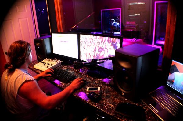 CleanAsDirt's tweet photo. Clean as Dirt's Alex Holycross on the other side of the glass. #mixingroom #recordingstudio #mixing #detroitmusic http://t.co/ydEaZUszMo