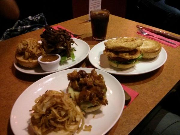 emptyblueboxes's tweet image. 