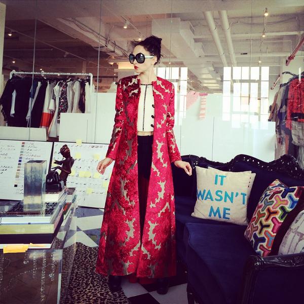 Saphira_blue's tweet image. ❤️❤️❤️❤️❤️❤️❤️ “@aliceandolivia: It WAS me! #statementcoat http://t.co/snjW5SmzGA”