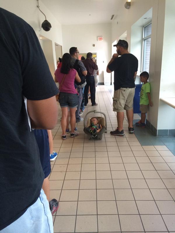 RyanLovell's tweet image. Waiting in line at the post office for a key for our new house. #shootmenow #postofficeproblems #betterthingstodo