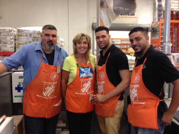Pedro receiving a Homer Award. Great Job!  <a href="/cag315/">colleen gee</a>