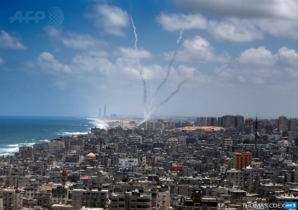 BsmIzAgCIAE-qLD.jpg:large