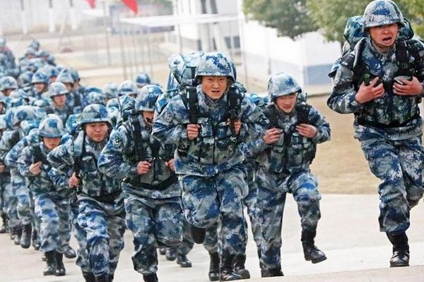アメリカ空軍　迷彩戦闘服 サバゲーのロマン:アメリカ陸・空軍迷彩服についての考察