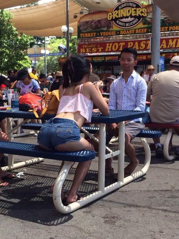 PDVClothing's tweet photo. CANT TRUST THESE HOES BRUH http://t.co/USpirXlhL5