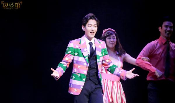 140715 Singin' in the rain Baekhyun →【cfile7.uf.tistory.com/image/236B4B43…】【cfile30.uf.tistory.com/image/21555D43…】