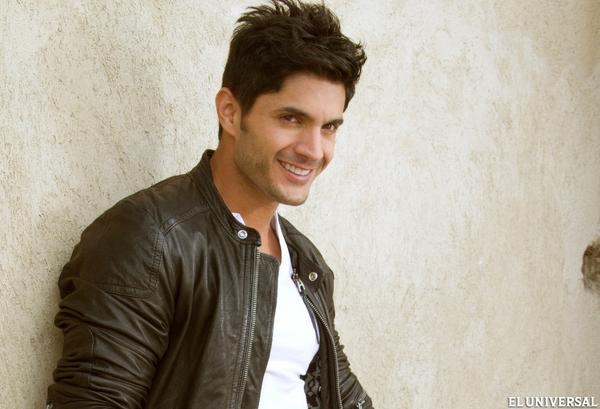 ElUniversal's tweet photo. Daniel Elbittar inicia gira para empujar su disco "Quiero decirte" http://t.co/md2SiUXqtH http://t.co/tgYwPgFZr8