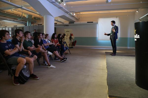 bcnmoments's tweet photo. Business Experience a @EstrellaDammCat. Empapant-nos del #entrenalànima ;) #LPBCN14 Foto: @Llumsmedia http://t.co/KOsbzrcLLh