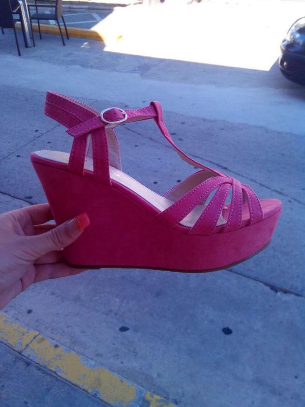 modacomp_genova's tweet photo. Cuñas rosas 20€ http://t.co/U1JUQghvsm