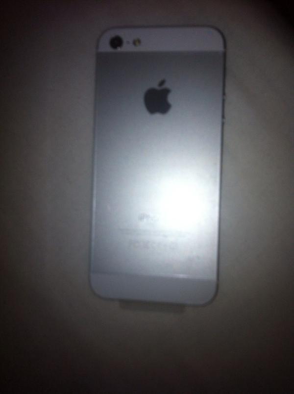 CraigySam's tweet image. For sale. iPhone 5 16gb white with silver trim. Brand new. £350 Ono. Direct message for info