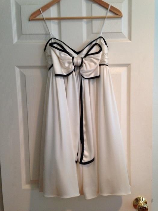 springclean4's tweet image. I&apos;m selling on @vintedusa! Come #raidmycloset on #Vinted vinted.com/women/dresses/…