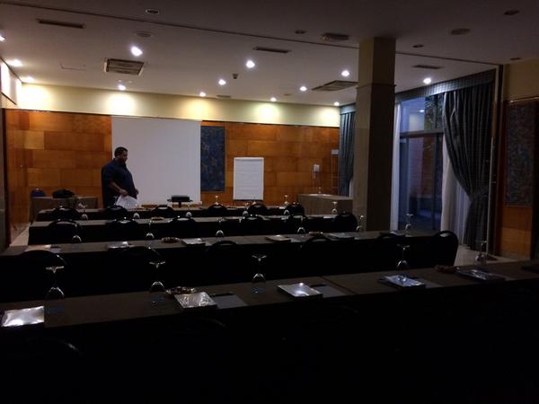 think_AF's tweet photo. Saludos Valladolid! La sala ya esta preparada #ContratosFormaciónYAprendizaje #CdPTeleformación #ModeloFPE2015 http://t.co/nN5mBhksXo