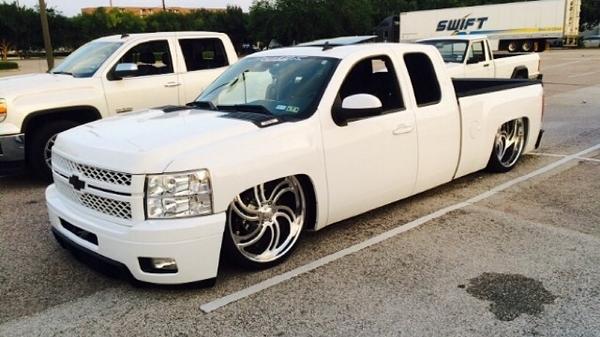 DraztikTruckin's tweet photo. #biglipmovement #truckin #draztiknation #baggedlife #silverado http://t.co/MqzuYPZmxo
