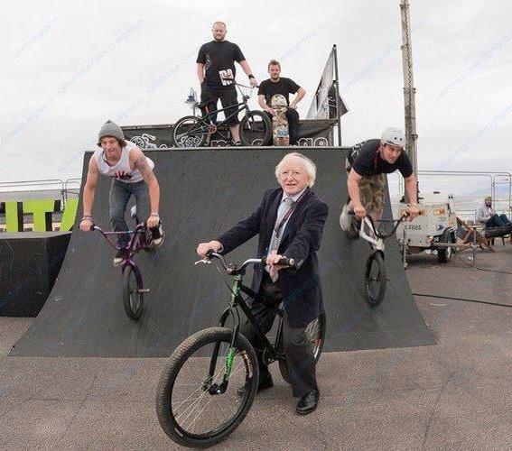 Gaeilgeigconai's tweet image. An t-uachtarán is fearr! #MichaelD