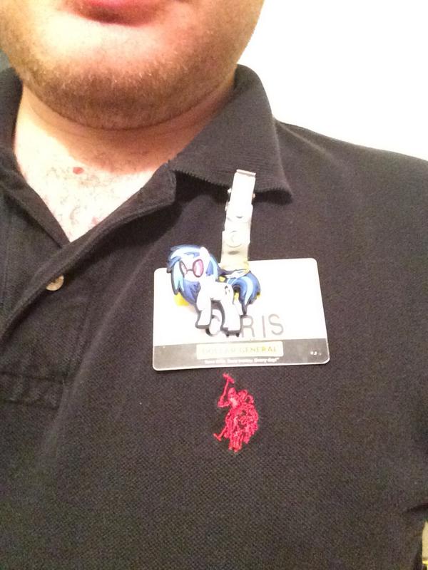 ChaoticHarmony0's tweet image. Addition of pony to my work badge today~ #Brony