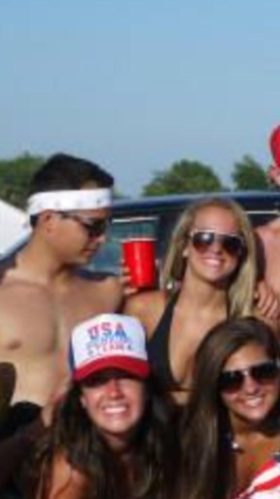 countdown2CT's tweet image. Justin is really looking forward, or down and to the left, to CT in only NINE days!!