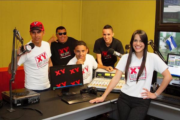PoetaDeLaLiryca's tweet photo. Los Mejores Simplemente Los Mas Lindos De La XY 107.3 FM @vladixy @djnosh2014 @JonathanJHL @NataliaVillars http://t.co/wZWKnMmWbT